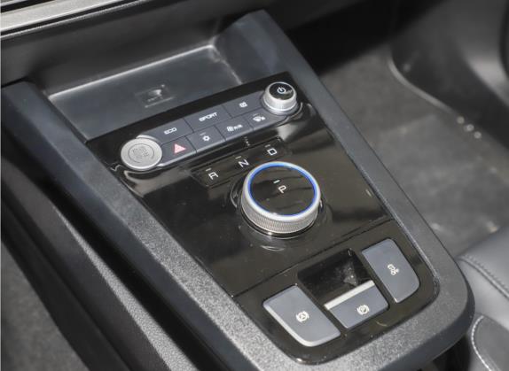 比亚迪e3 2021款 出行版 中控类   挡把