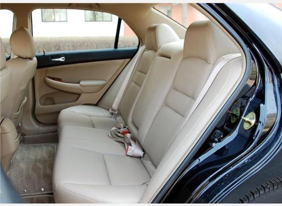 比亚迪F6 2008款 2.0L 手动豪华型GLX-i 车厢座椅   后排空间