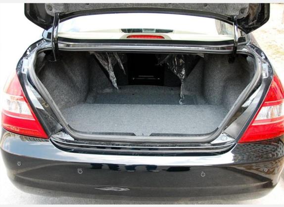 比亚迪F6 2008款 2.0L 手动豪华型GLX-i 车厢座椅   后备厢