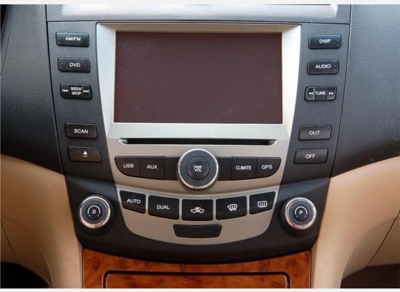 比亚迪F6 2009款 新财富版 2.0L 手动尊贵型 中控类   中控台