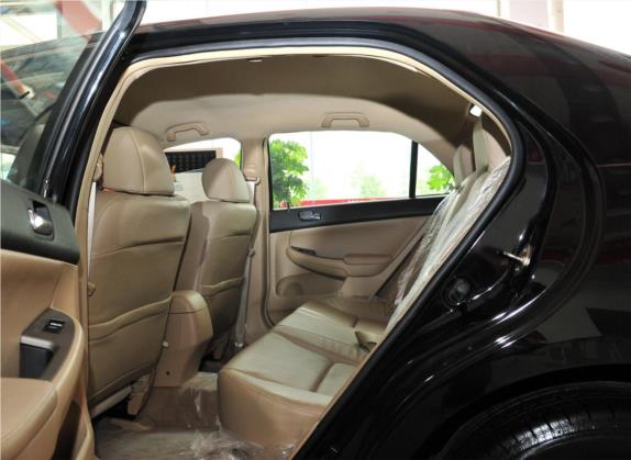 比亚迪F6 2011款 黄金版 1.8L MT豪华型 车厢座椅   后排空间
