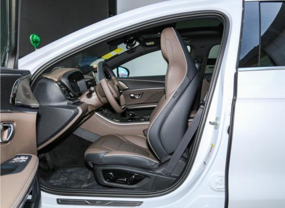 汉 2022款 EV 创世版 610KM四驱尊享型 车厢座椅   前排空间