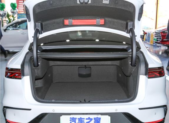 汉 2022款 EV 创世版 610KM四驱尊享型 车厢座椅   后备厢