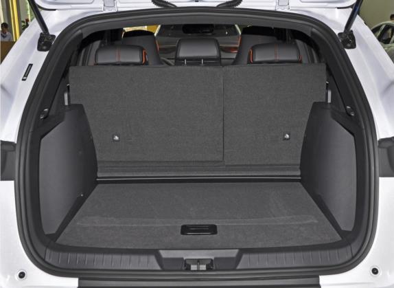 宋PLUS 2020款 1.5T 自动尊贵型 车厢座椅   后备厢