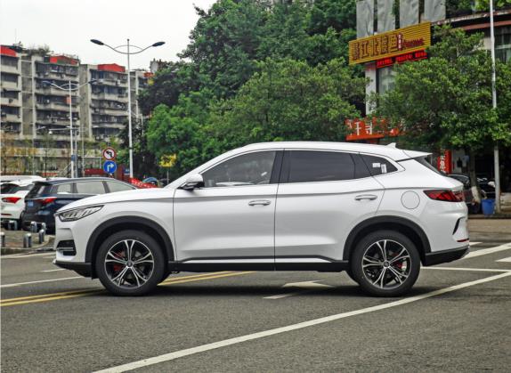宋PLUS 2020款 1.5T 自动旗舰型 外观   正侧