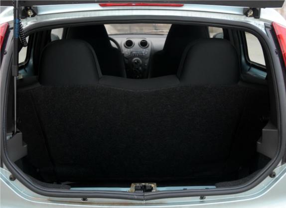 比亚迪F0 2013款 1.0L AMT 铉酷型 车厢座椅   后备厢