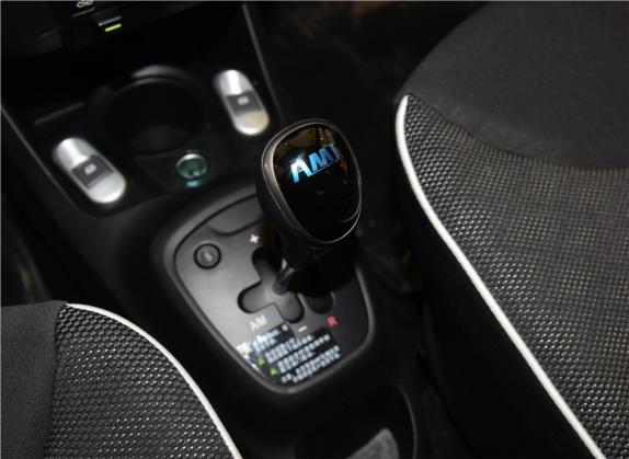 比亚迪F0 2015款 1.0L AMT 铉酷型 中控类   挡把