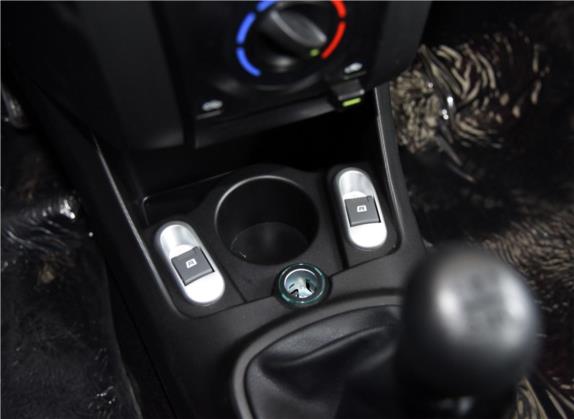 比亚迪F0 2015款 1.0L 悦酷型 车厢座椅   门窗控制