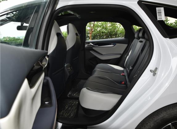 秦PLUS 2021款 EV 500KM 豪华型 车厢座椅   后排空间