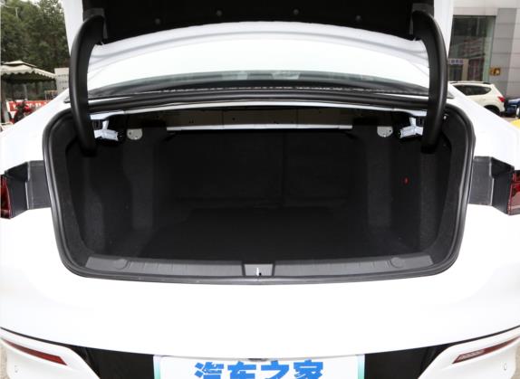 秦PLUS 2021款 EV 400KM 领畅版 车厢座椅   后备厢