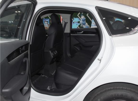 秦PLUS 2021款 EV 400KM 出行版 车厢座椅   后排空间