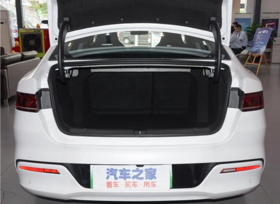 秦PLUS 2021款 EV 400KM 出行版 车厢座椅   后备厢