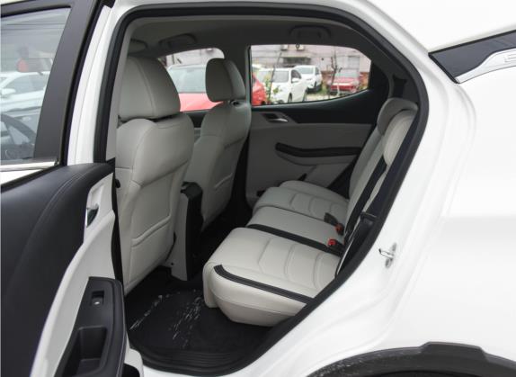 元Pro 2021款 401KM 豪华型 车厢座椅   后排空间