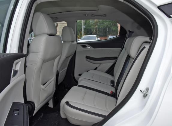 元Pro 2021款 401KM 尊贵型 车厢座椅   后排空间
