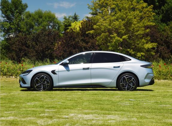 海豹 2022款 700km 长续航后驱版 外观   正侧