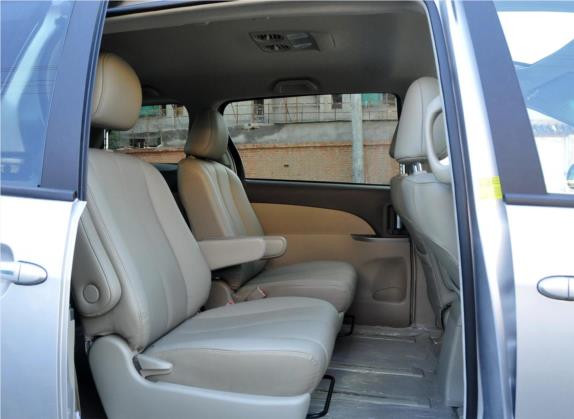 比亚迪M6 2010款 2.4L 自动尊享型 车厢座椅   后排空间