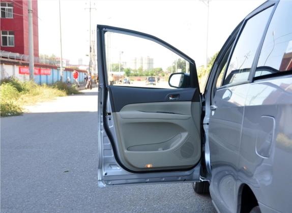 比亚迪M6 2010款 2.4L 自动尊享型 车厢座椅   前门板