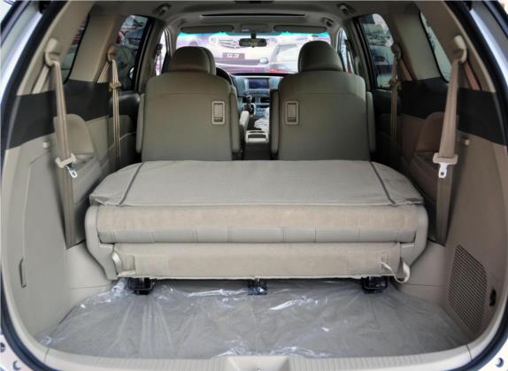 比亚迪M6 2011款 2.0L 手动尊贵型 车厢座椅   后备厢