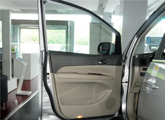 比亚迪M6 2013款 2.4L 手动尊贵型 车厢座椅   前门板