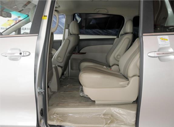 比亚迪M6 2013款 2.4L 自动尊贵型 车厢座椅   后排空间