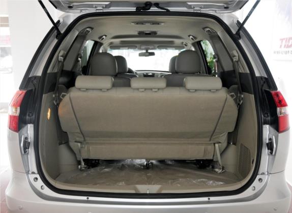 比亚迪M6 2013款 2.4L 自动尊贵型 车厢座椅   后备厢