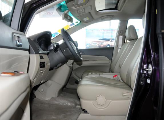 比亚迪M6 2013款 2.4L 手动豪华型 车厢座椅   前排空间