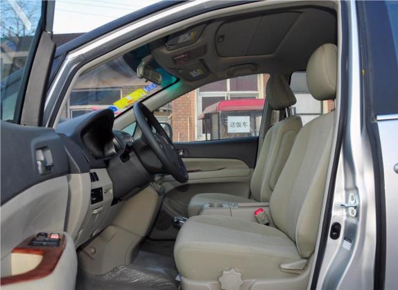 比亚迪M6 2013款 2.0L 手动舒适型 车厢座椅   前排空间