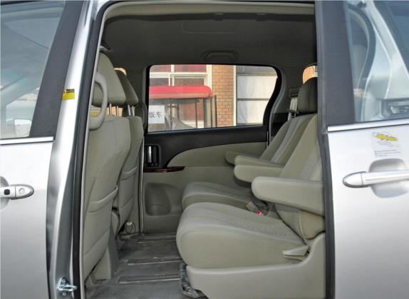 比亚迪M6 2013款 2.0L 手动舒适型 车厢座椅   后排空间