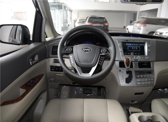 比亚迪M6 2015款 2.4L 自动豪华型 中控类   驾驶位