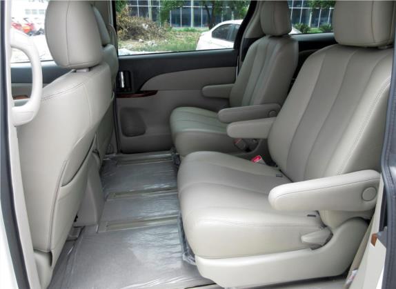 比亚迪M6 2015款 2.4L 自动尊贵版 车厢座椅   后排空间