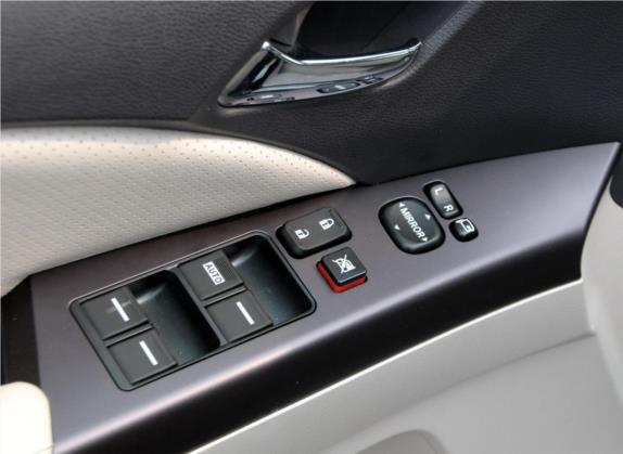 比亚迪e6 2014款 精英版 车厢座椅   门窗控制