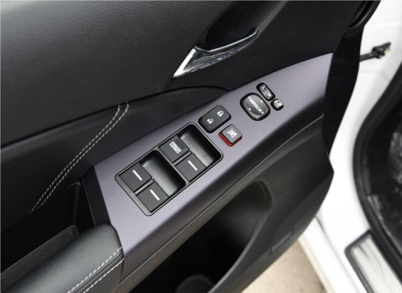比亚迪e6 2017款 400 精英版 车厢座椅   门窗控制