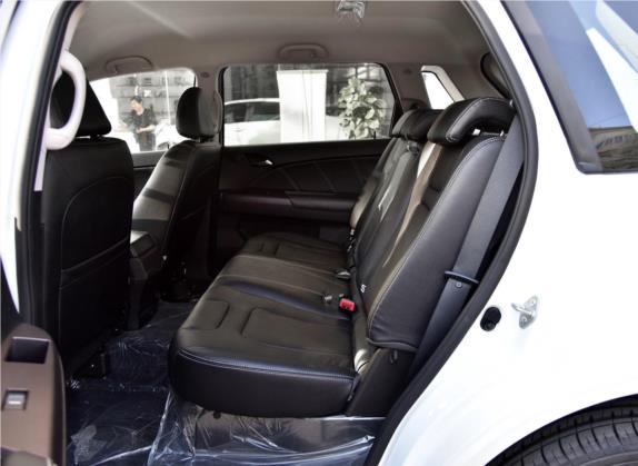 比亚迪e6 2017款 400 尊贵版 车厢座椅   后排空间
