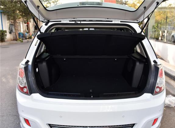 比亚迪e6 2017款 400 尊贵版 车厢座椅   后备厢
