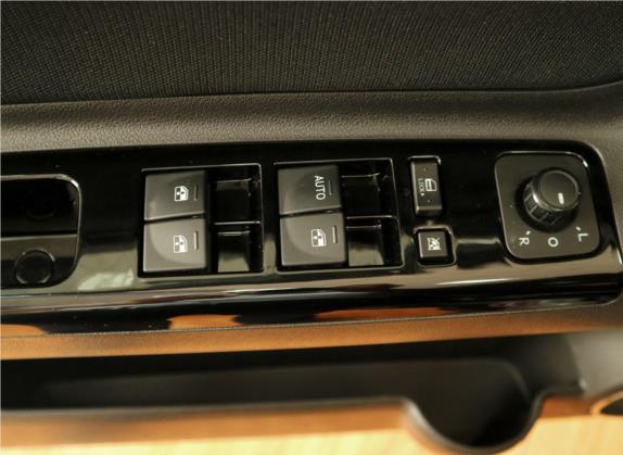北汽昌河Q25 2017款 1.5L 手动乐慧版 车厢座椅   门窗控制