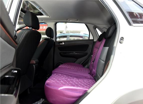 北汽昌河Q25 2017款 1.5L 自动乐慧版 车厢座椅   后排空间