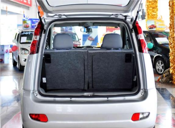 爱迪尔 2011款 A+ 1.0L 手动标准型 车厢座椅   后备厢