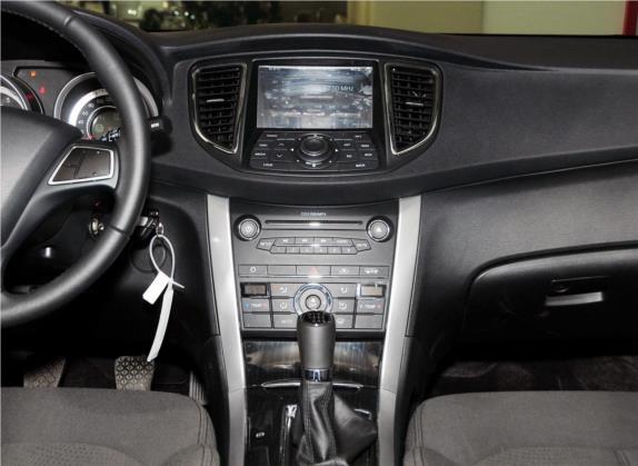 奔腾B90 2012款 2.0L 手动舒适型 中控类   中控台