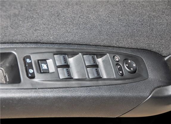 奔腾B90 2012款 2.0L 手动舒适型 车厢座椅   门窗控制