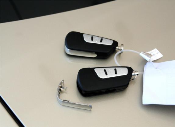 奔腾B90 2012款 2.3L 自动旗舰型 其他细节类   钥匙
