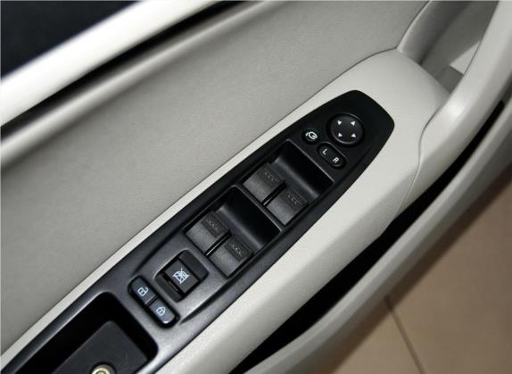 奔腾B90 2014款 1.8T 自动尊贵型 车厢座椅   门窗控制