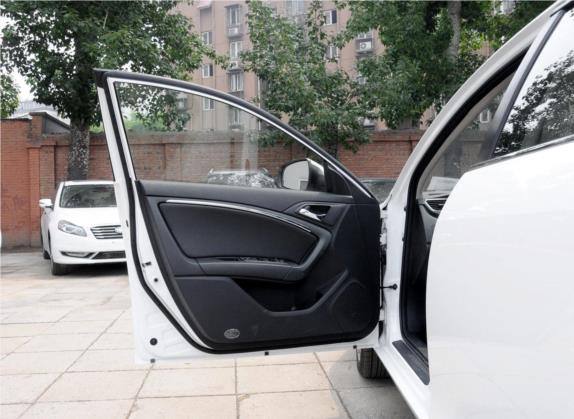 奔腾B90 2014款 2.0T 自动豪华型 车厢座椅   前门板