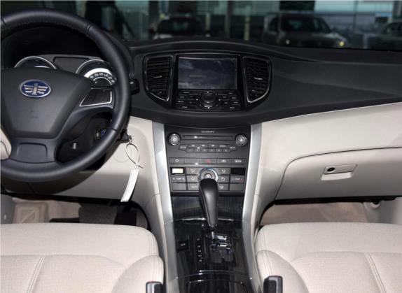奔腾B90 2015款 1.8T 自动舒适型 中控类   中控台