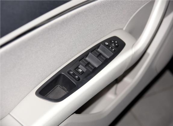 奔腾B90 2015款 1.8T 自动舒适型 车厢座椅   门窗控制