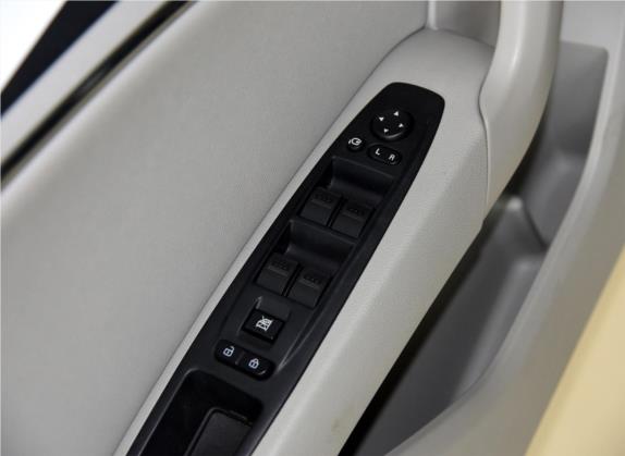 奔腾B90 2015款 1.8T 自动豪华型 车厢座椅   门窗控制