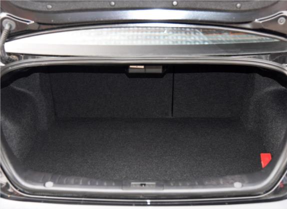 奔腾B90 2016款 十周年纪念版 1.8T 自动尊贵型 车厢座椅   后备厢