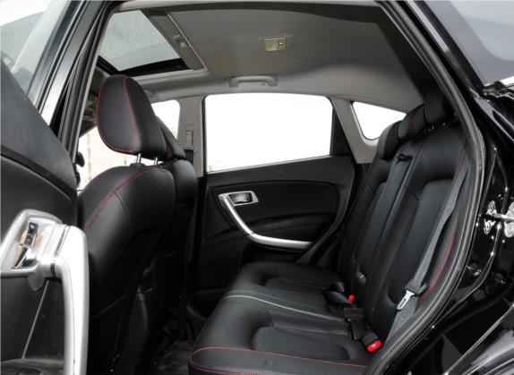 奔腾X80 2013款 2.3L 自动旗舰型 车厢座椅   后排空间