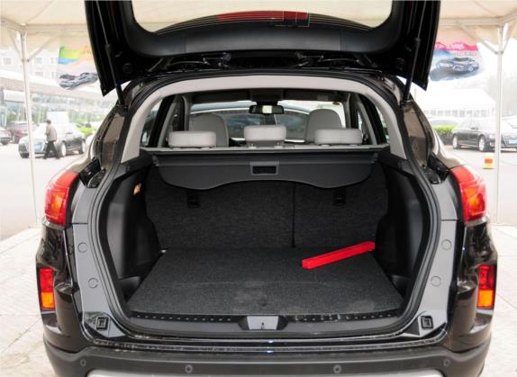 奔腾X80 2013款 2.0L 自动豪华型 车厢座椅   后备厢