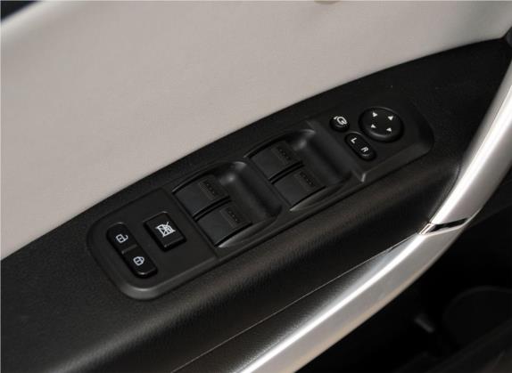 奔腾X80 2013款 2.0L 自动豪华型 车厢座椅   门窗控制