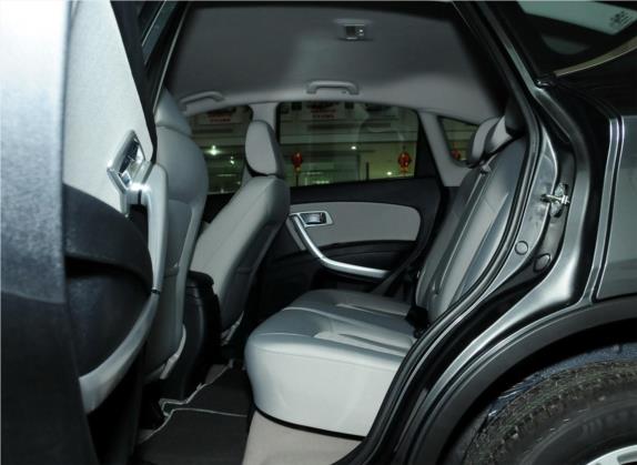 奔腾X80 2013款 2.0L 手动基本型 车厢座椅   后排空间